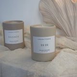 Lagom Studios_Vegane Duftkerze im Keramikgefäß_Beige_Lavendel_Mindfulness Collection