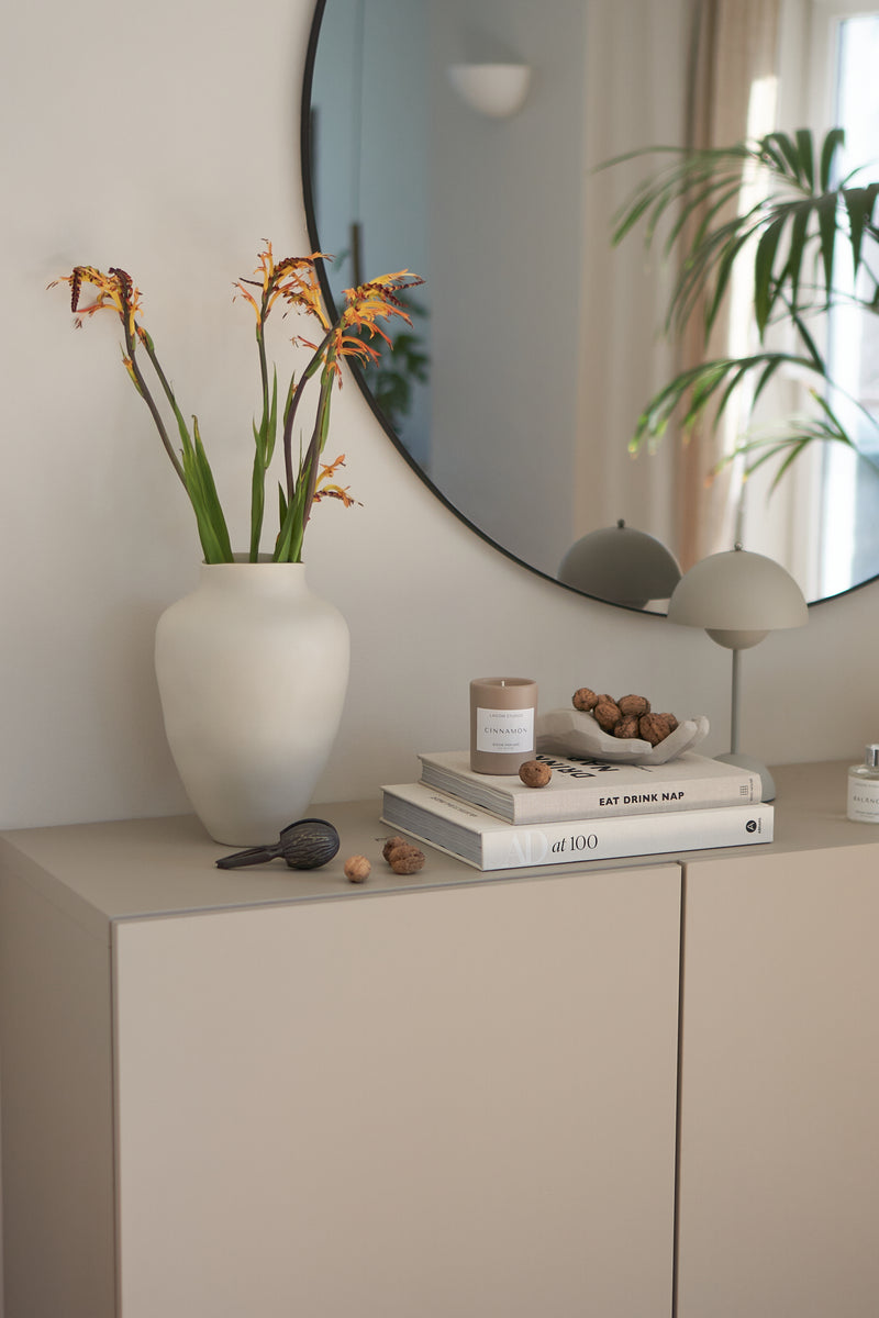 Lagom Studios Duftkerzen in Keramikgefäß_Vegane Duftkerzen_MATA auf Coffeetable Books