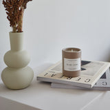 Lagom Studios_Vegane Duftkerze im Keramikgefäß_Hellbraun_Grüner Tee_Wabi Sabi_Nature Collection