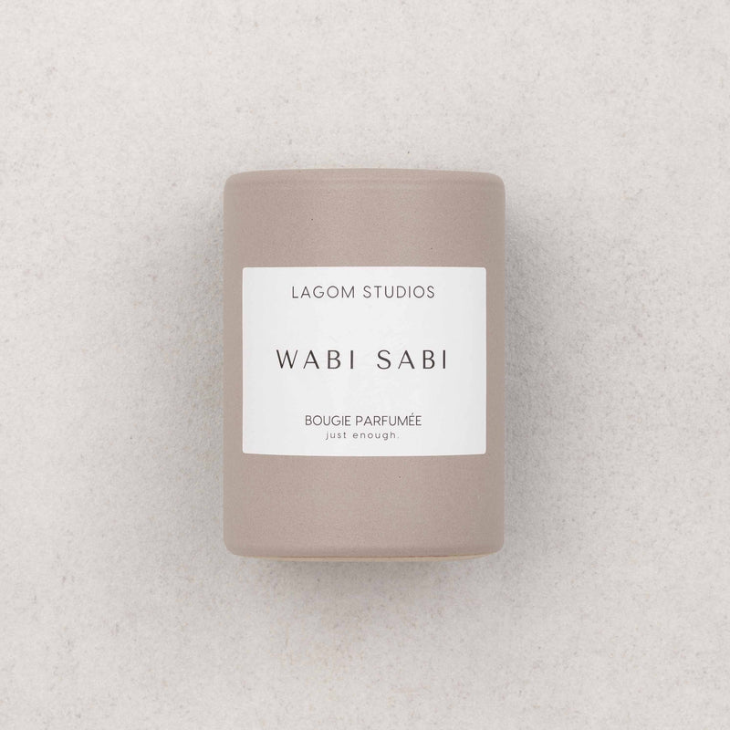 Lagom Studios_Vegane Duftkerze im Keramikgefäß_Hellbraun_Grüner Tee_Wabi Sabi_Nature Collection