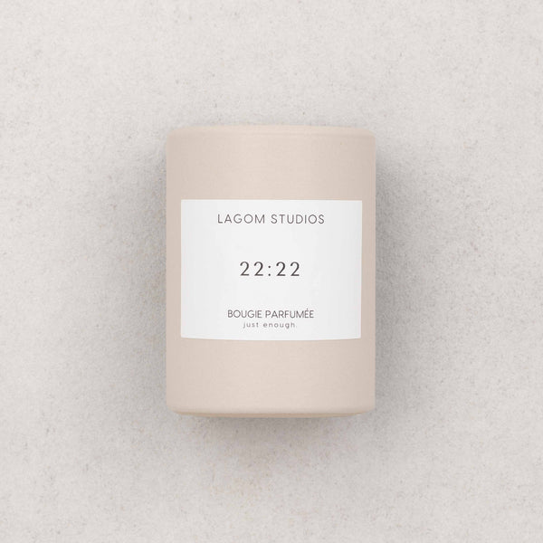 Lagom Studios_Vegane Duftkerze im Keramikgefäß_Beige_Lavendel_Mindfulness Collection