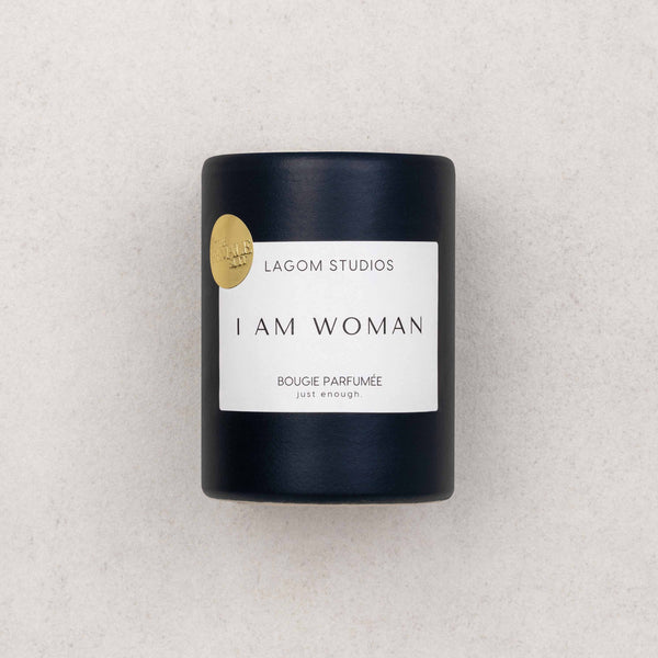 Lagom Studios x The Female Suit_EncouragementCollection_Duftkerze Rose_I am Woman_Navy